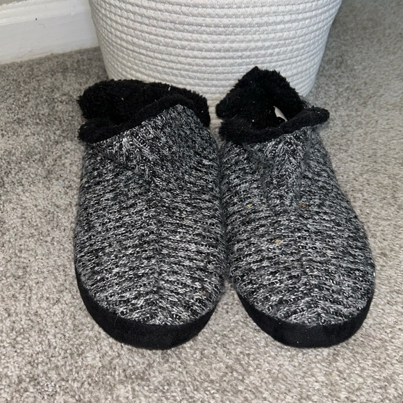 Dearfoams Black and Gray Women’s Size 9 10‎ Slippers Winter Casual Lounge - Picture 1 of 6
